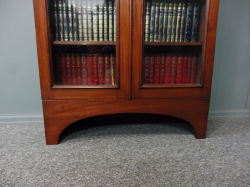 VICTORIAN MAHOGANY BOOKCASE View VI