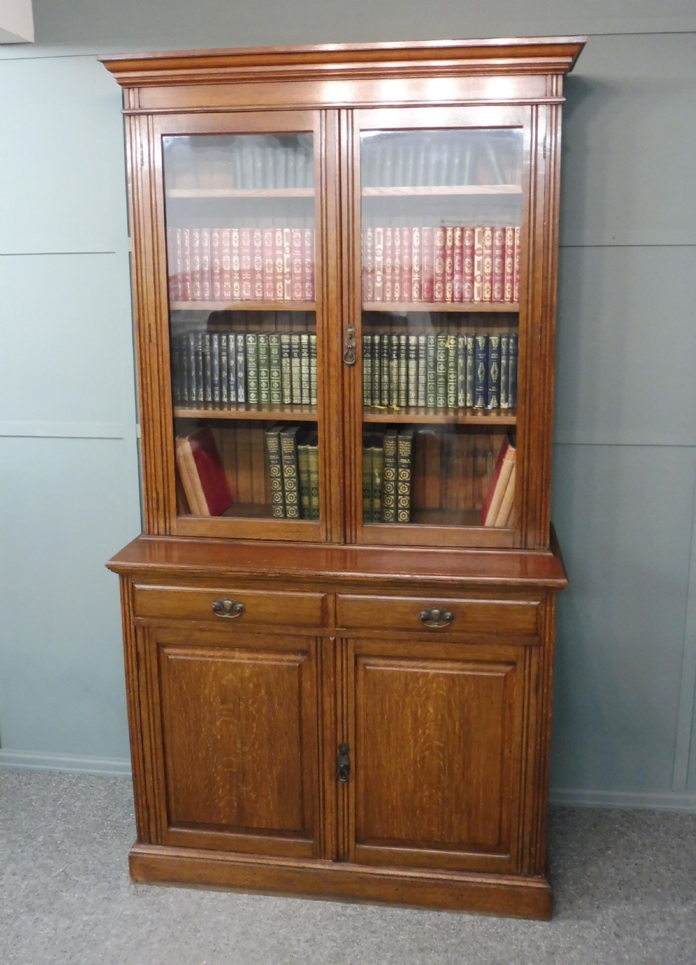LATE VICTORIAN GOLDEN OAK BOOKCASE