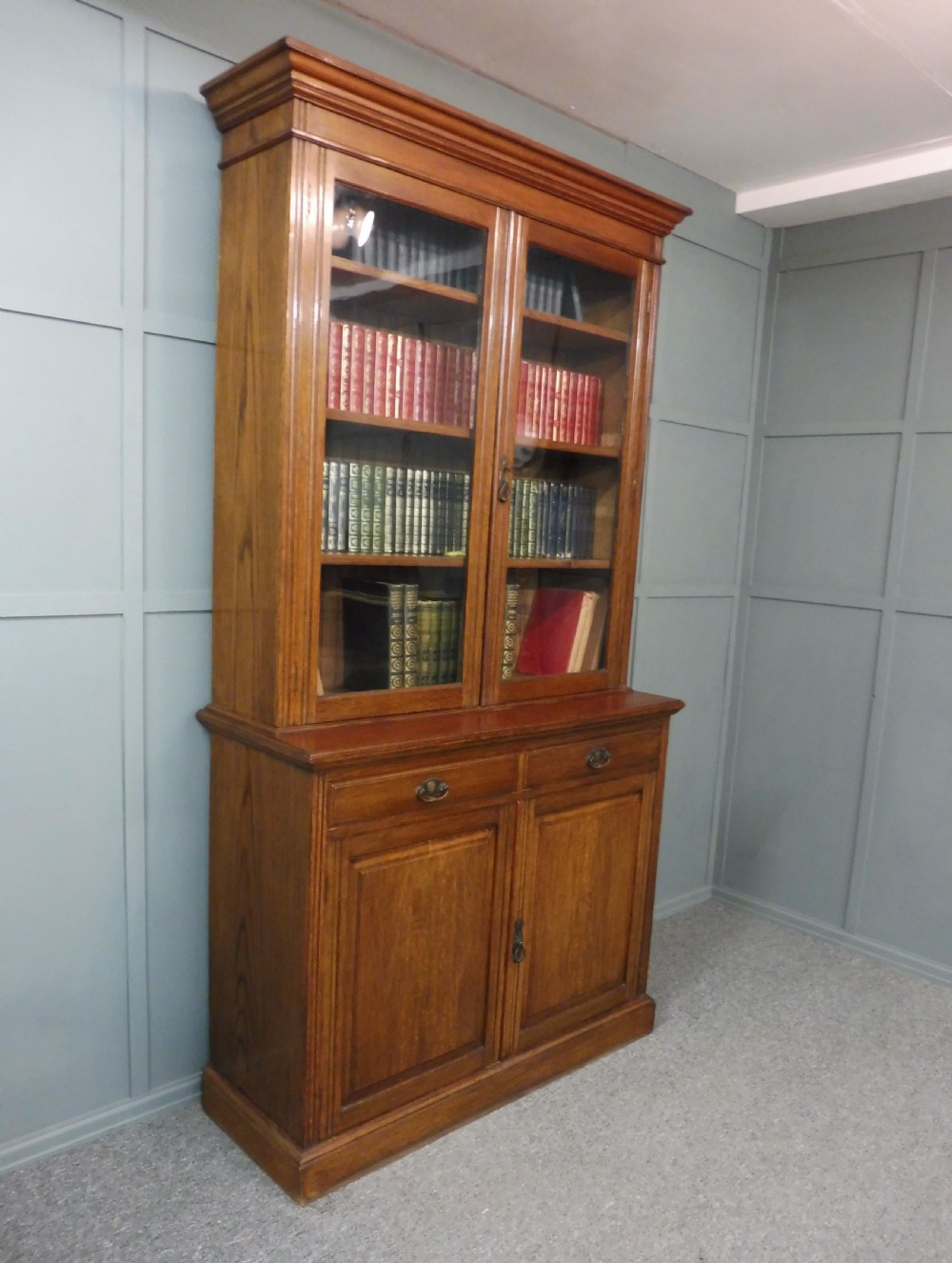 LATE VICTORIAN GOLDEN OAK BOOKCASE View VIII