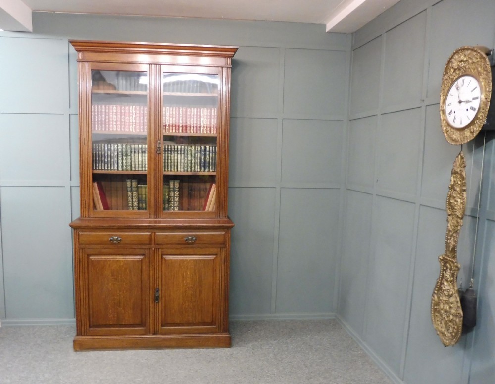 LATE VICTORIAN GOLDEN OAK BOOKCASE View IX