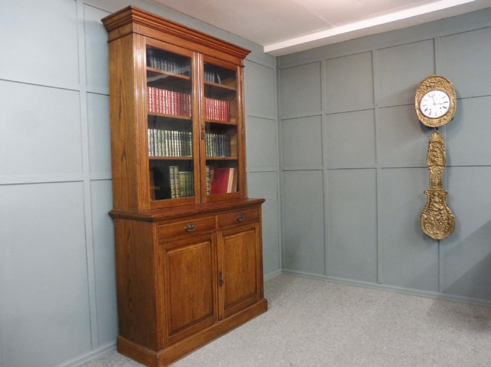 LATE VICTORIAN GOLDEN OAK BOOKCASE View X