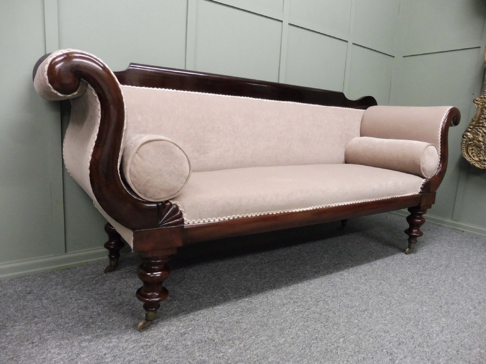 VICTORIAN SCROLL END SOFA View III