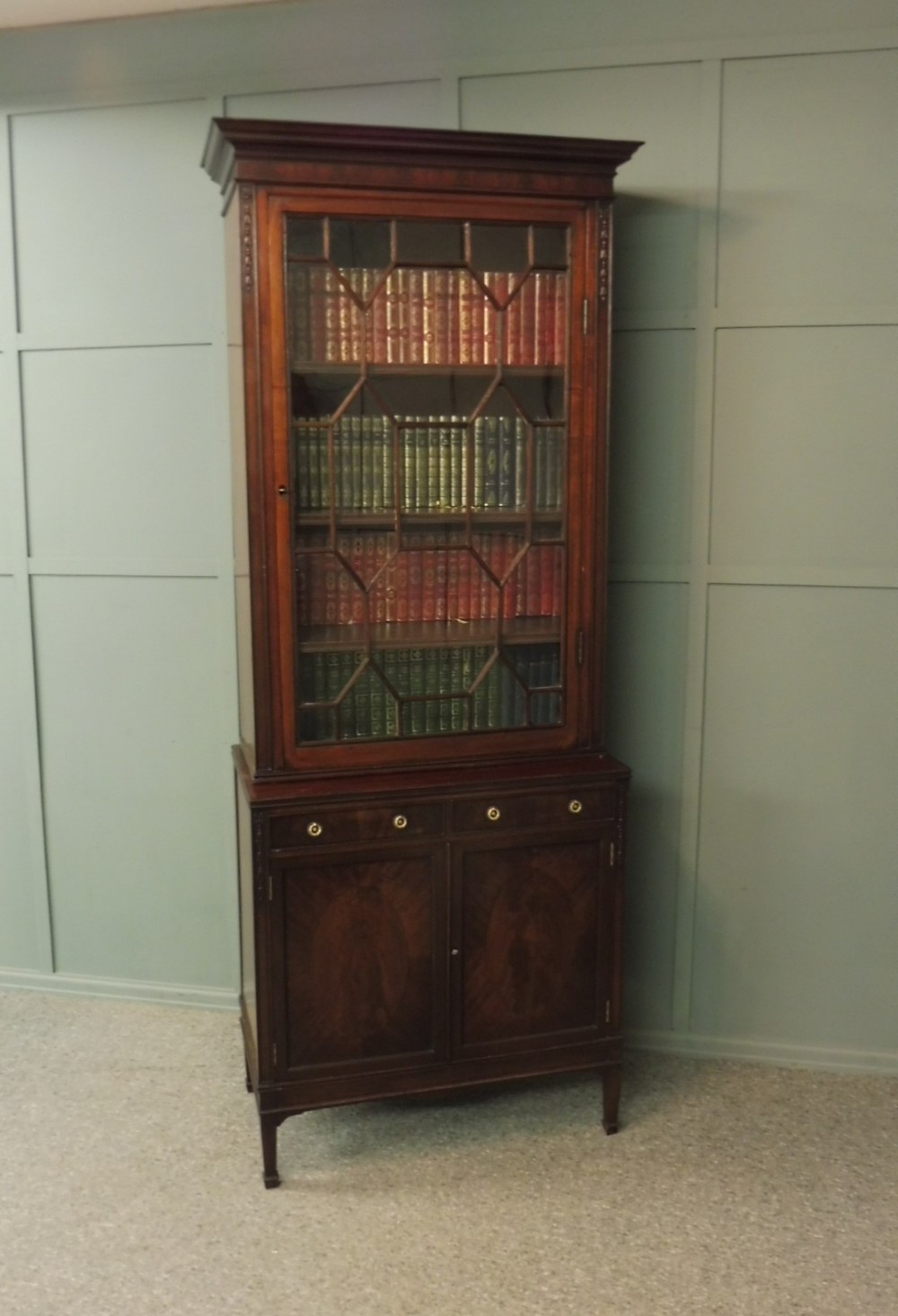 EDWARDIAN MAHOGANY BOOKCASE