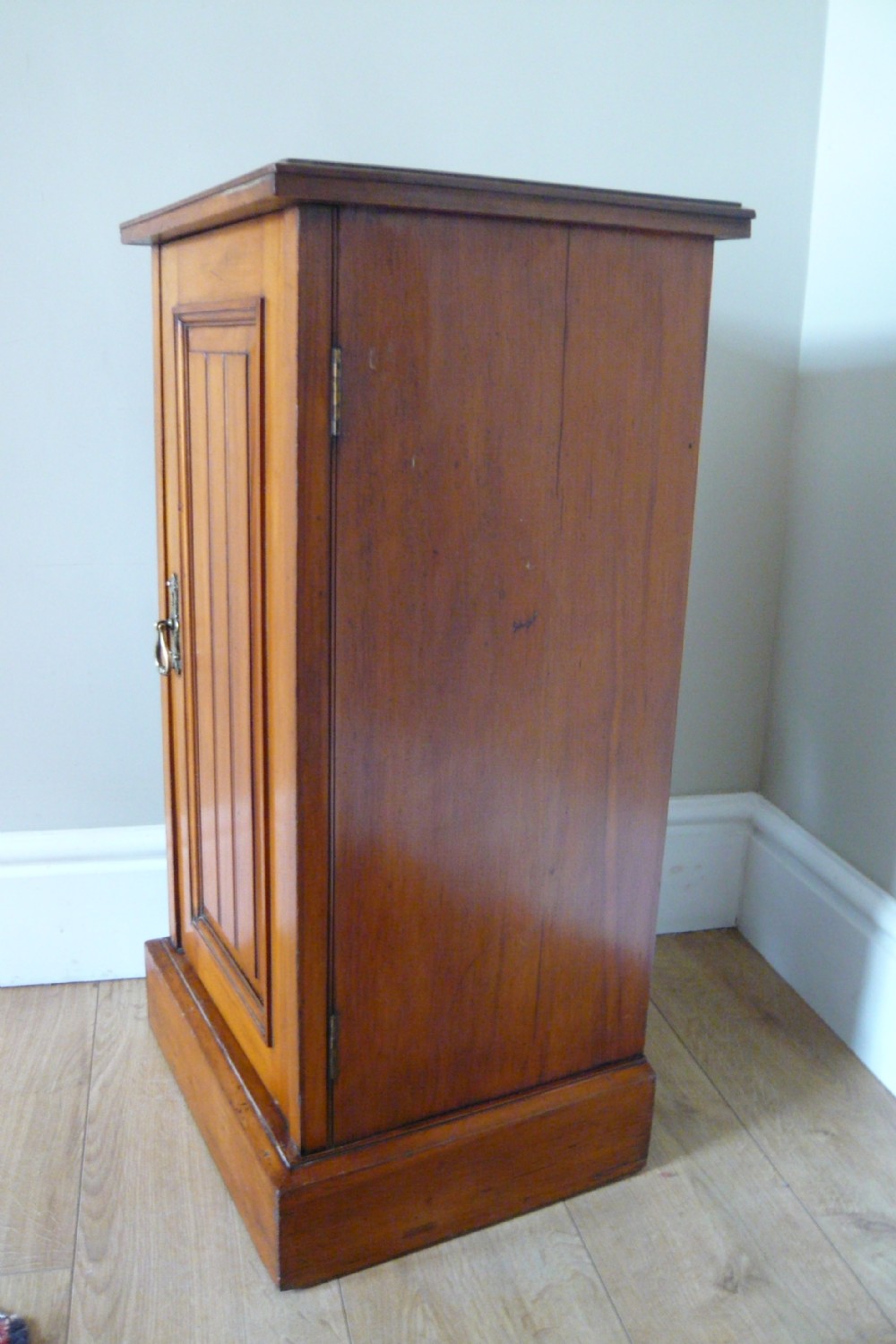 Satinwood Bedside Cabinet c1900  View III