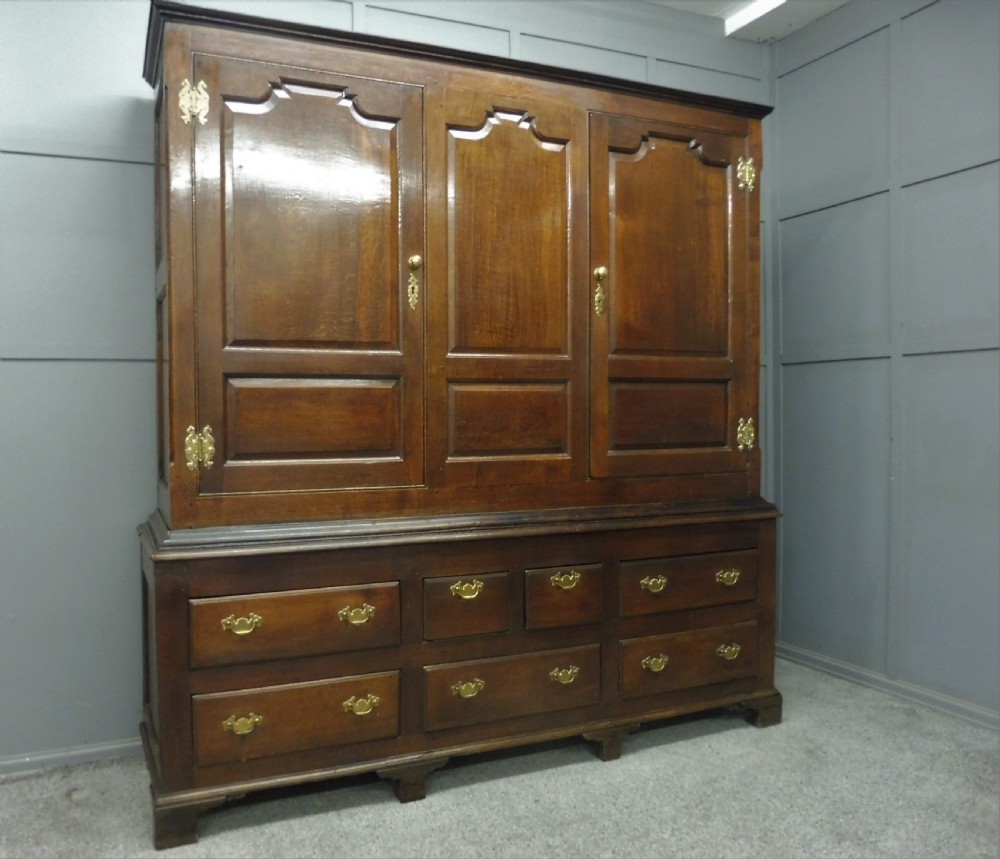 LARGE18TH CENTURY HOUSEKEEPERS CUPBOARD/ LIVERY CUPBOARD View II