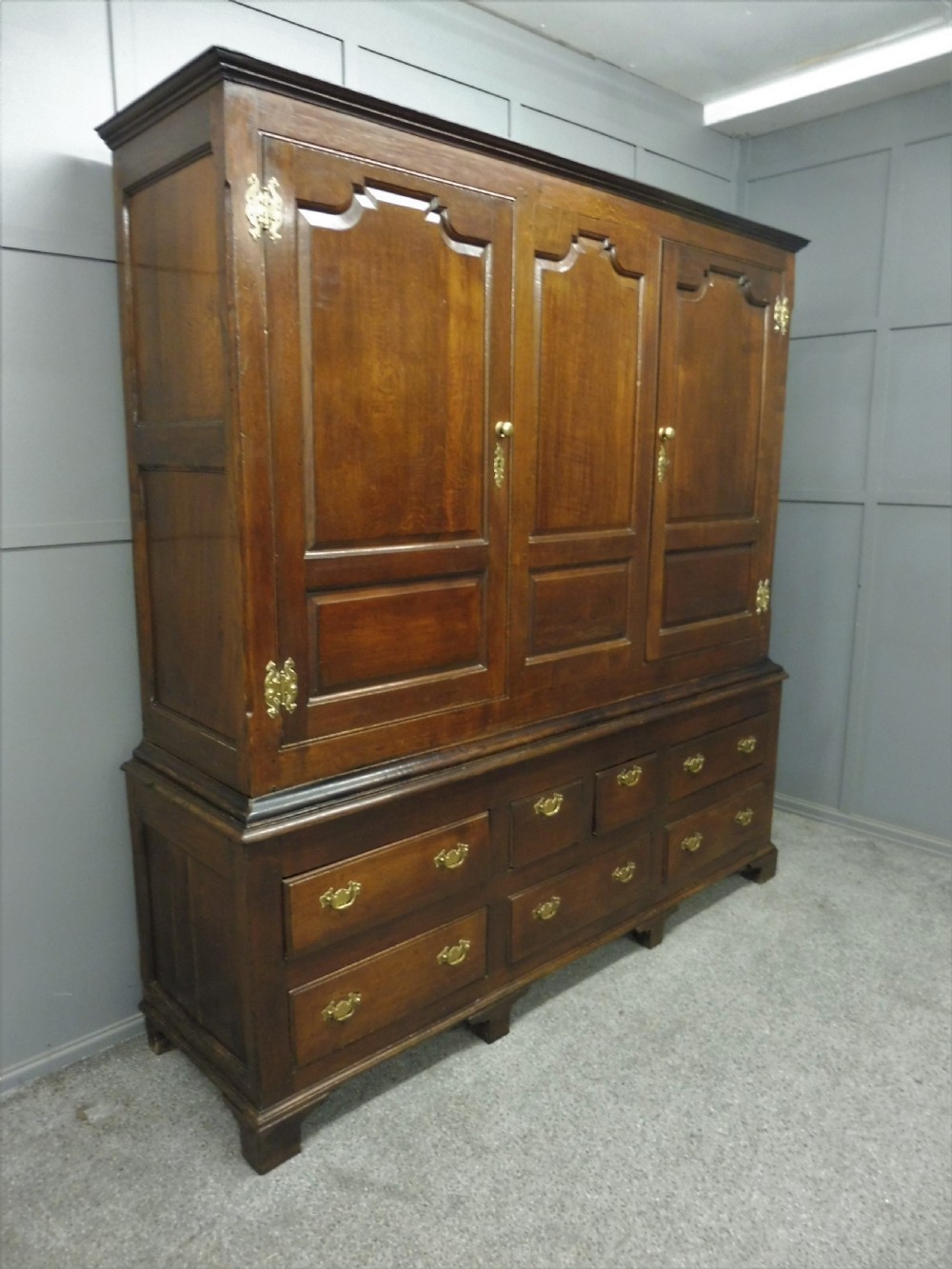 LARGE18TH CENTURY HOUSEKEEPERS CUPBOARD/ LIVERY CUPBOARD View III