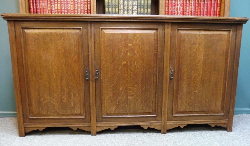 LARGE ANTIQUE OAK OPEN TOP BOOKCASE View IV