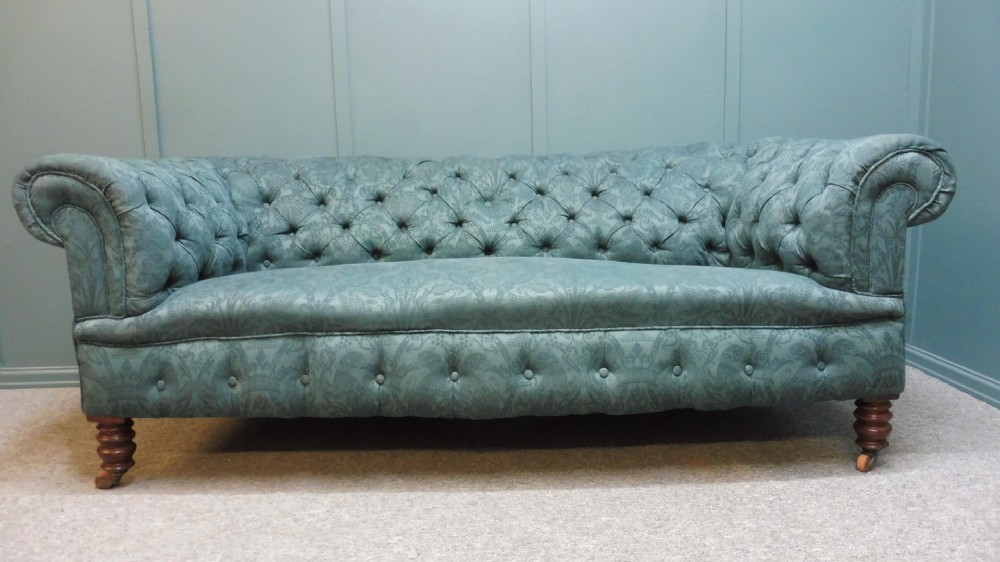 VICTORIAN CHESTERFIELD SOFA