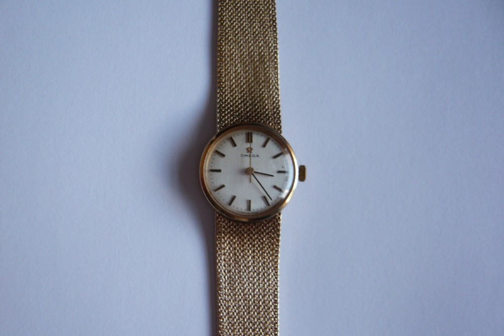Omega A Lady's 9ct Gold Wristwatch 1969 View IX