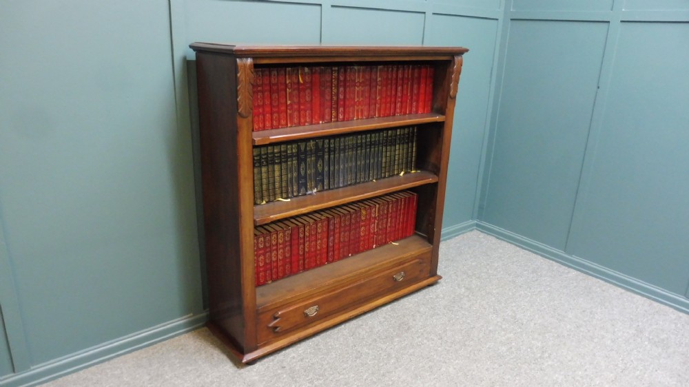 VICTORIAN WALNUT BOOKCASE