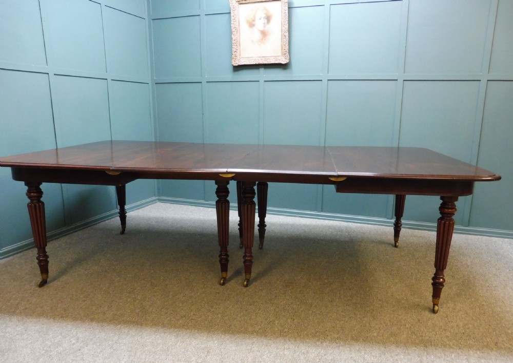 LARGE EARLY 19TH CENTURY EXTENDING MAHOGANY DINING TABLE  ATTRIBUTED TO GILLOWS View XI