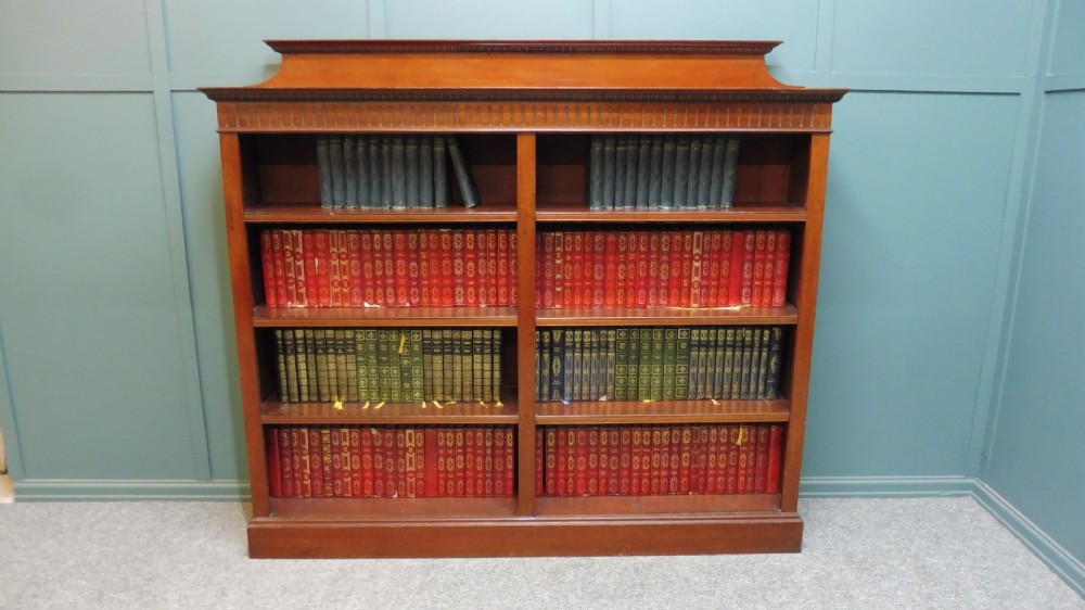 ANTIQUE MAHOGANY OPEN BOOKCASE CIRCA 1900
