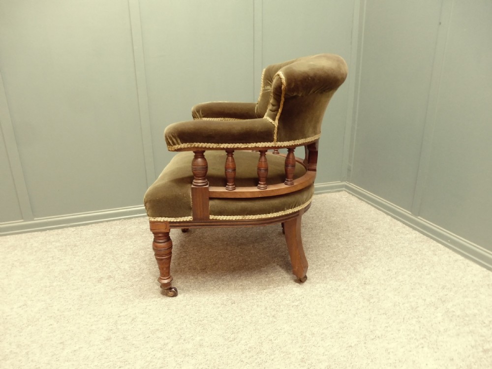 VICTORIAN HORSESHOE ARMCHAIR View V