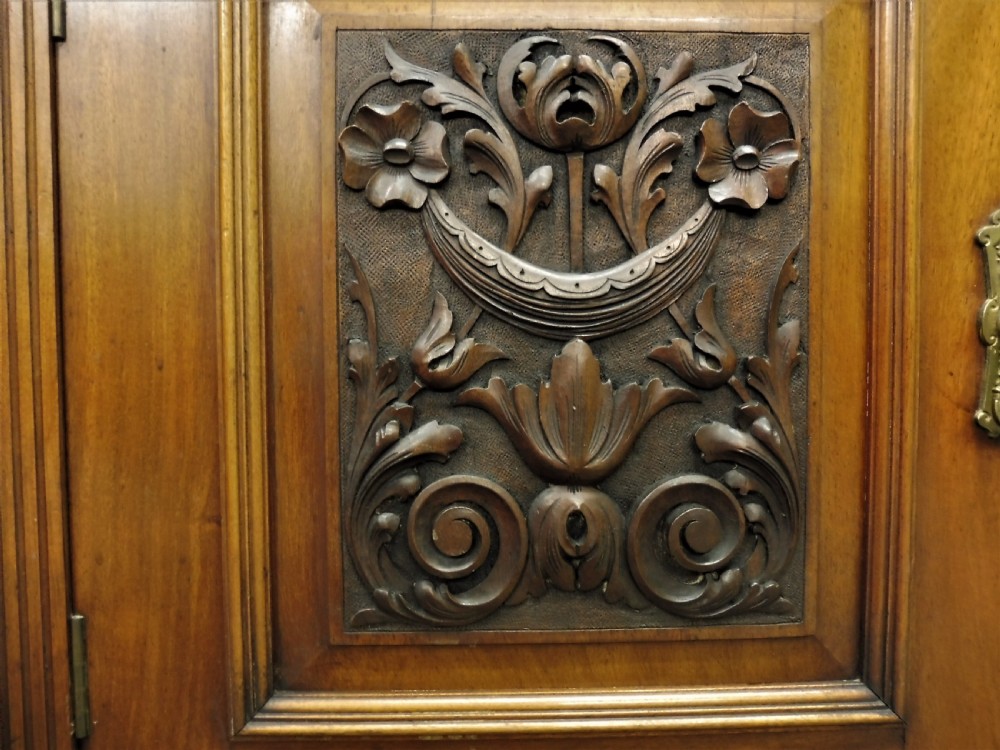 VICTORIAN WALNUT BOOKCASE View VII