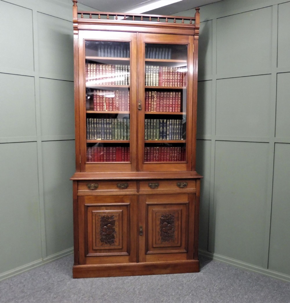 VICTORIAN WALNUT BOOKCASE