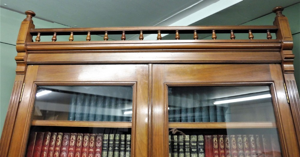 VICTORIAN WALNUT BOOKCASE View VII