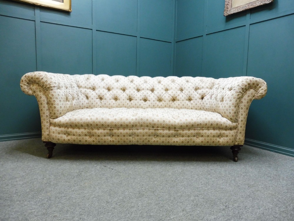 ANTIQUE VICTORIAN CHESTERFIELD SOFA