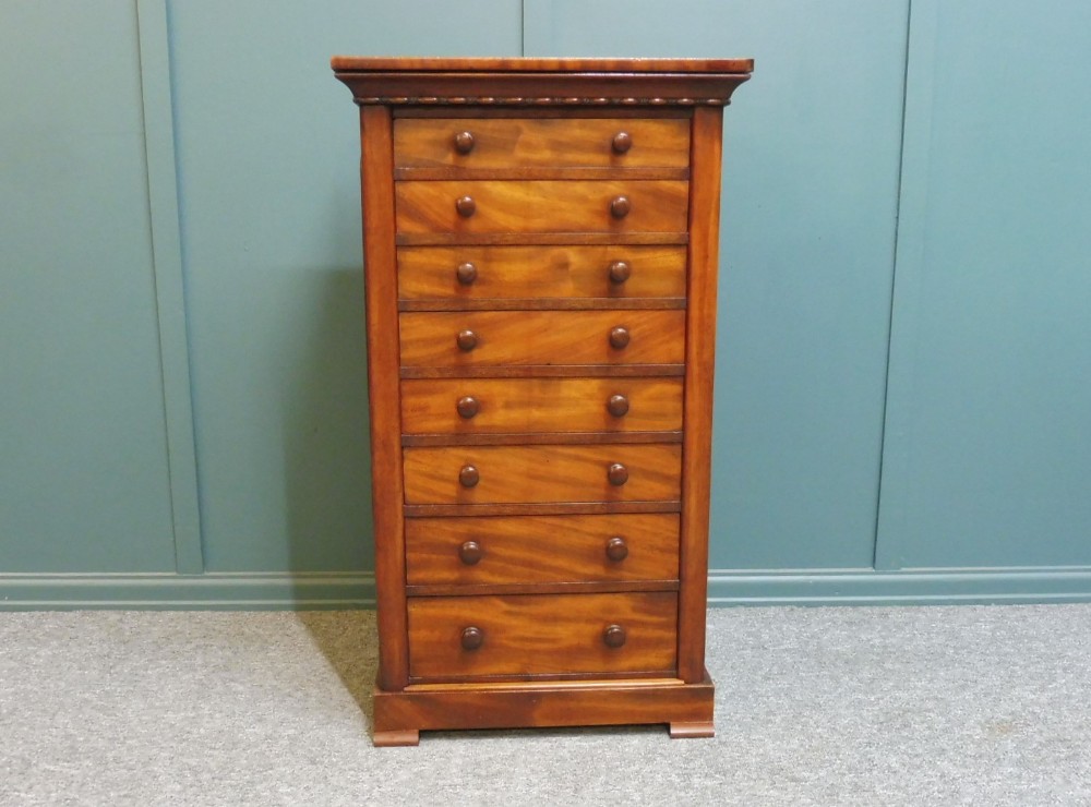 VICTORIAN MAHOGANY COLLECTORS CHEST