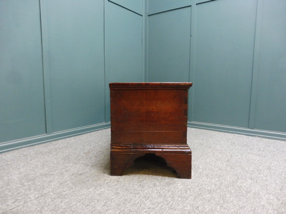 18TH CENTURY OAK SWORD CHEST View XI