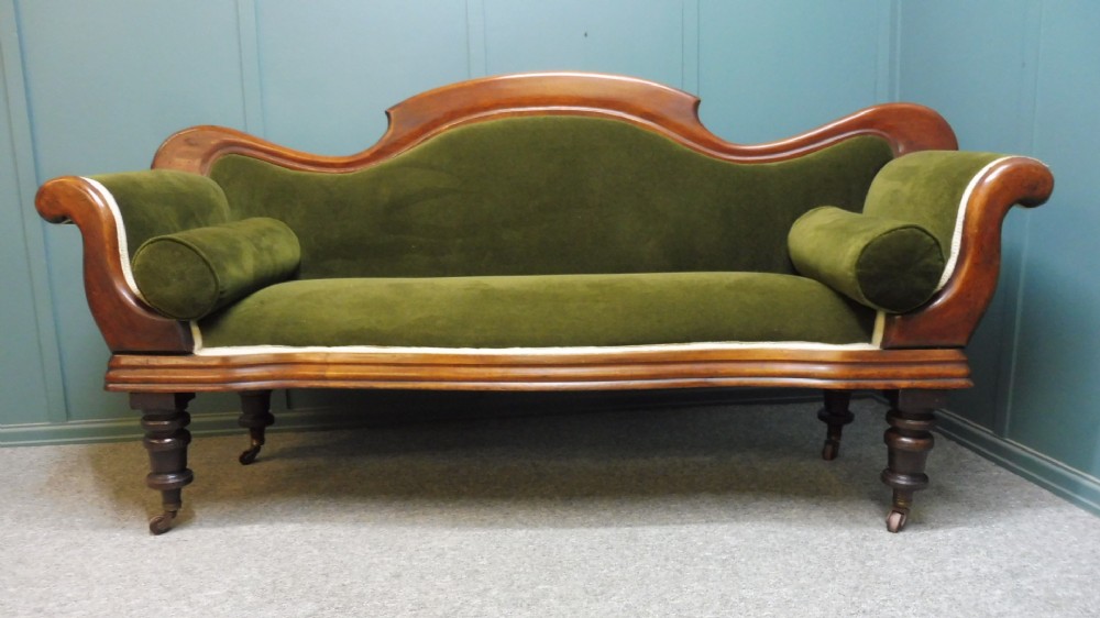 VICTORIAN SCROLL END SOFA