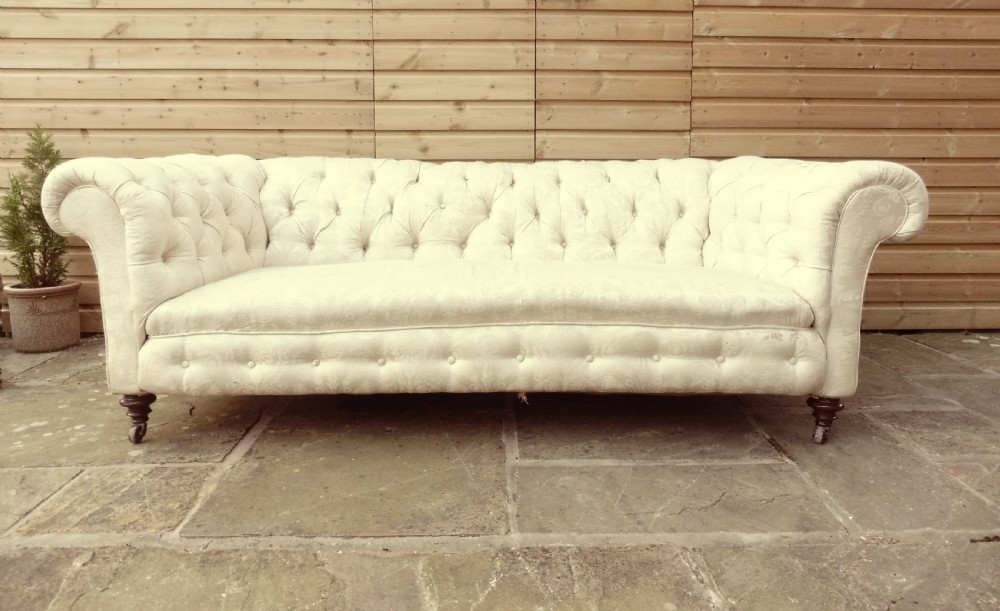 LARGE VICTORIAN CHESTERFIELD SOFA