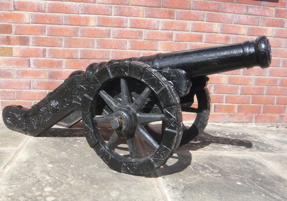 19TH CENTURY SIGNAL OR CEREMONIAL CAST IRON CANNON View II
