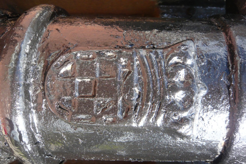 19TH CENTURY SIGNAL OR CEREMONIAL CAST IRON CANNON View V