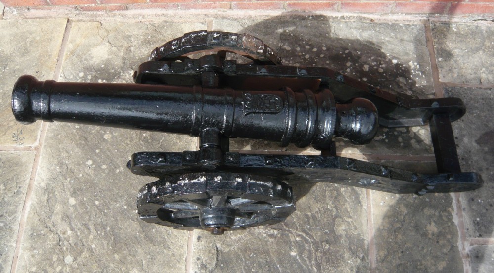 19TH CENTURY SIGNAL OR CEREMONIAL CAST IRON CANNON View XIII