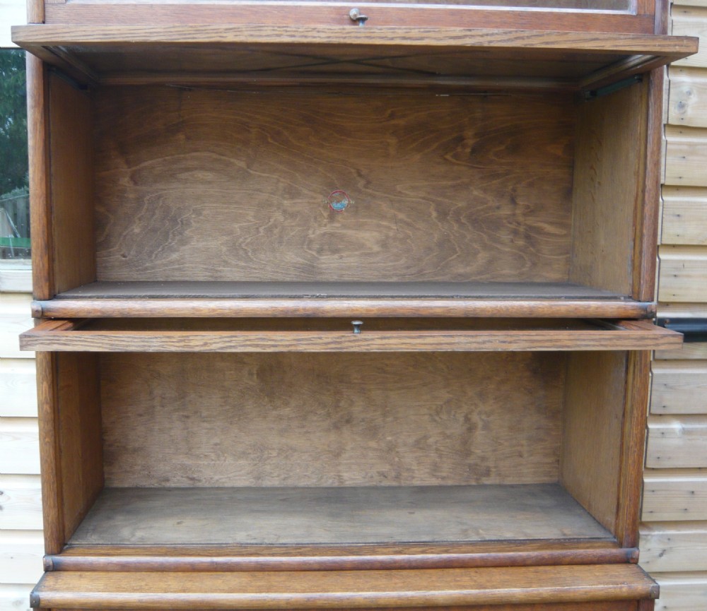 LARGE OAK GLOBE WERNICKE BOOKCASE View VIII