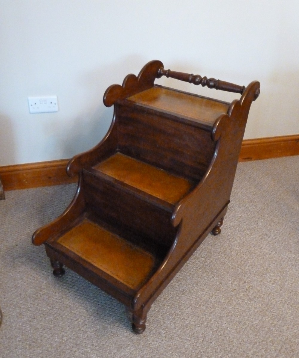 MID 19TH CENTURY MAHOGANY LIBRARY STEPS View VIII