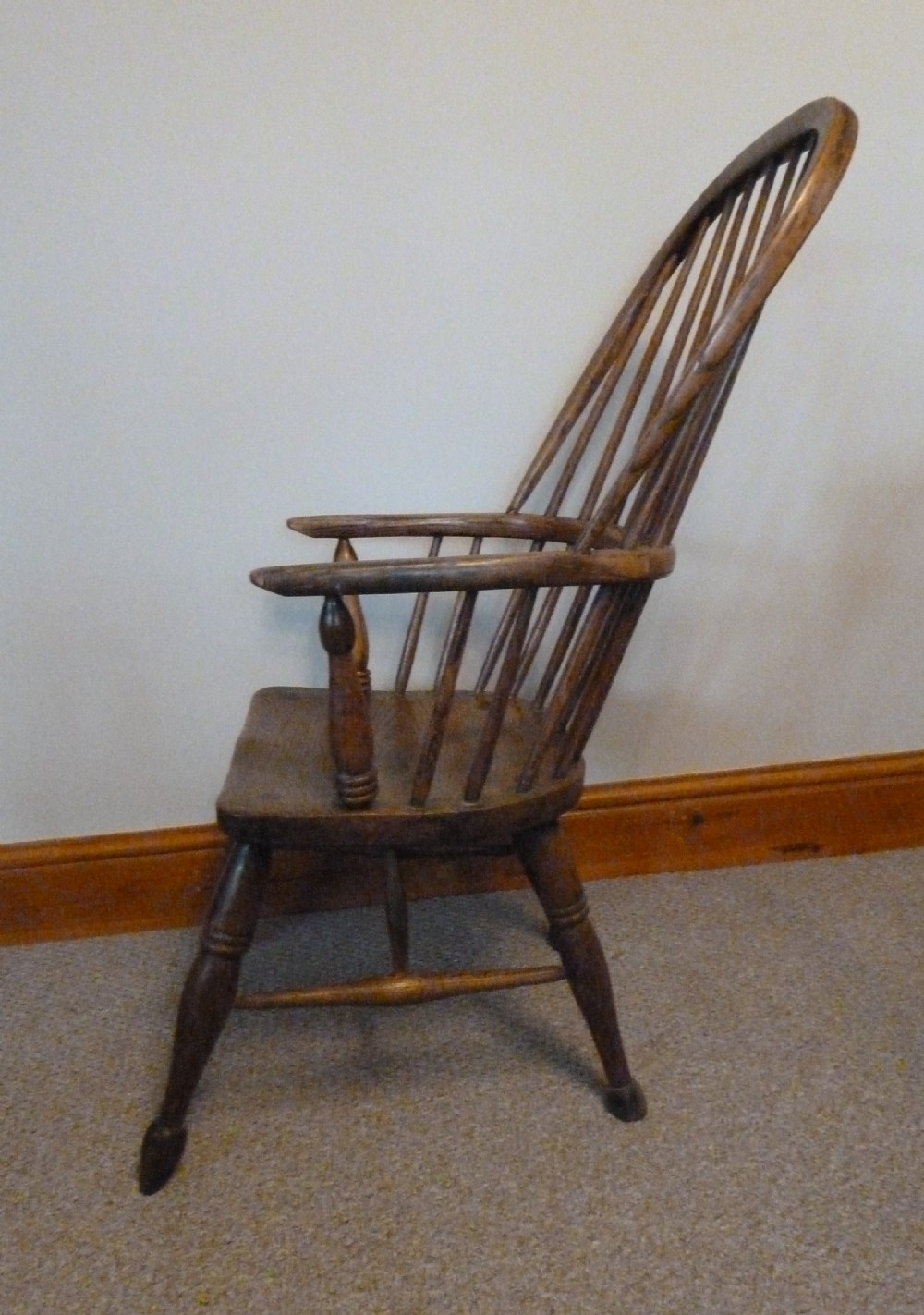 EARLY 19TH CENTURY HOOP BACKED WINDSOR ARMCHAIR View IV