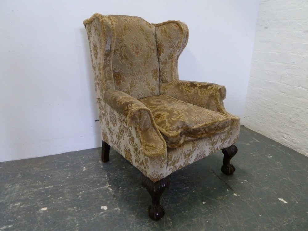 ANTIQUE WING ARMCHAIR View VIII