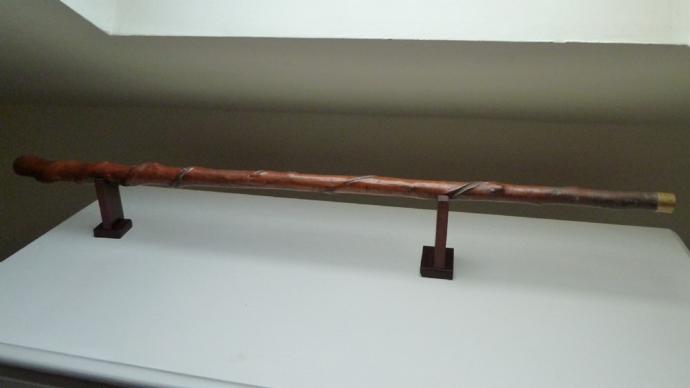 RARE GRAVITY FED FLICK OUT SWORD STICK