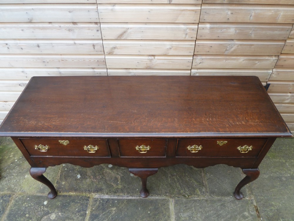 19TH CENTURY OAK DRESSER BASE View III