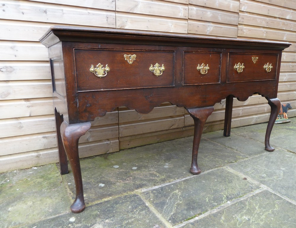 19TH CENTURY OAK DRESSER BASE View V