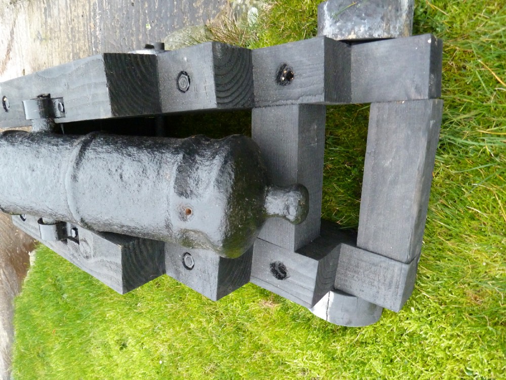 18TH CENTURY CAST IRON SHIPS CANNON View V