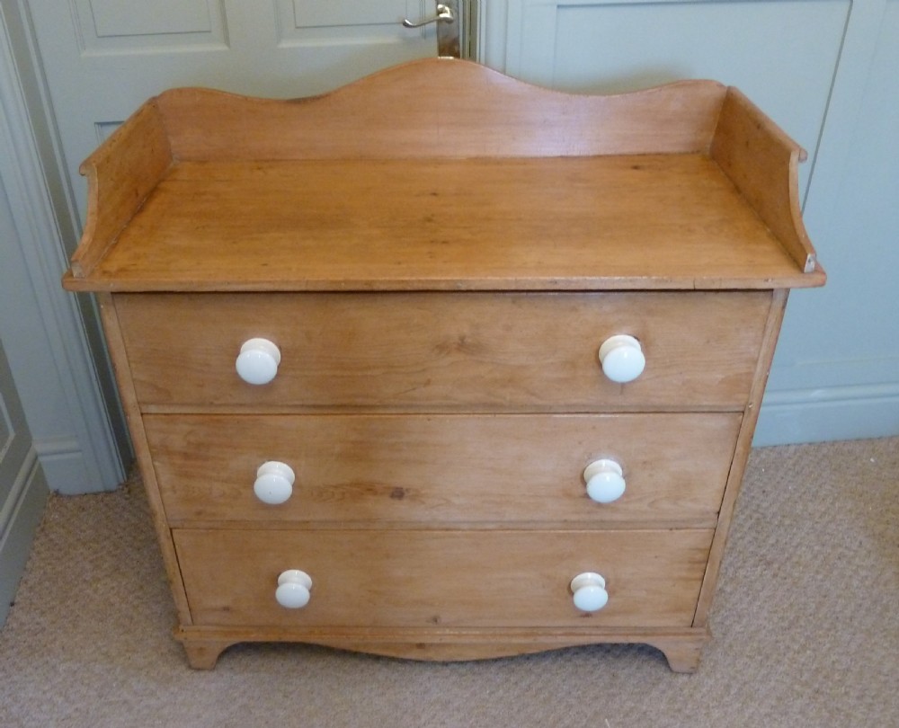 EARLY 19TH CENTURY PINE CHEST View II
