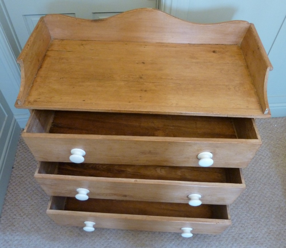 EARLY 19TH CENTURY PINE CHEST View IV