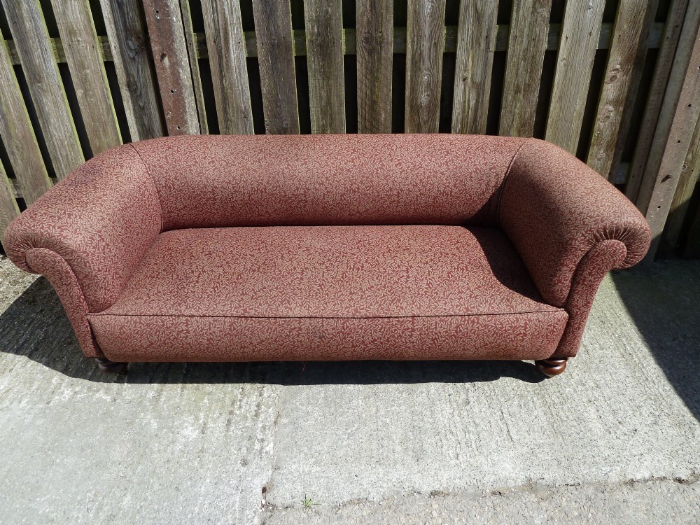 VICTORIAN CHESTERFIELD SOFA View IV