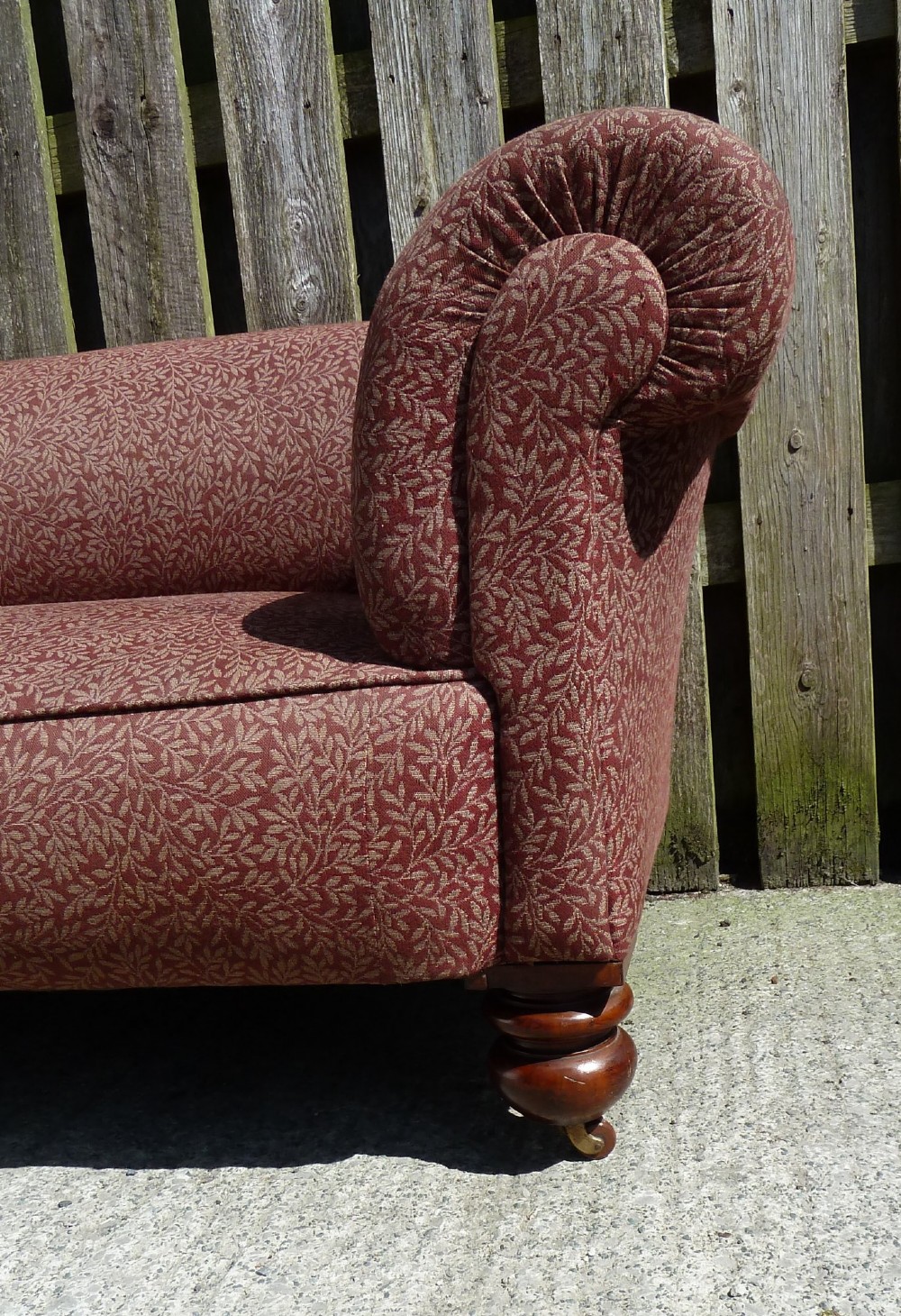 VICTORIAN CHESTERFIELD SOFA View V