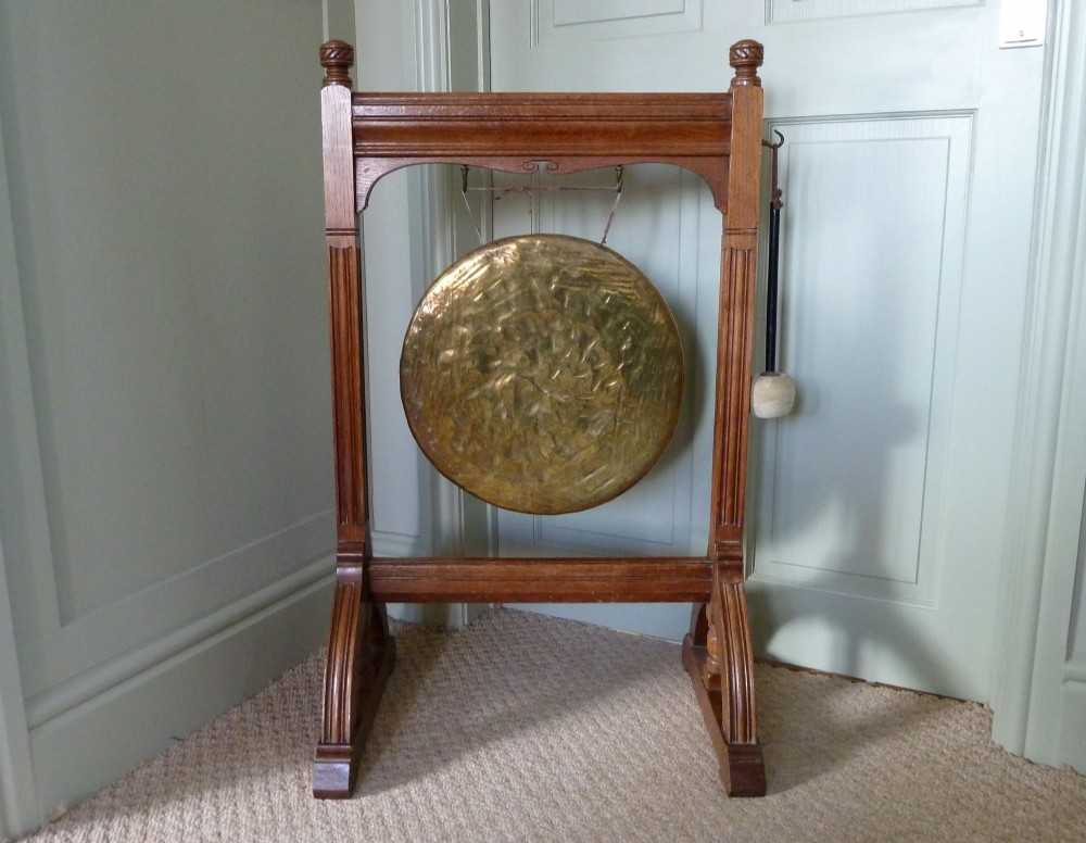 VICTORIAN OAK DINNER GONG