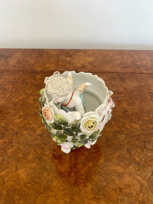 ANTIQUE VICTORIAN QUALITY CONTINENTAL PORCELAIN CHERUB IN A VASE - ADDITIONAL PHOTO 2