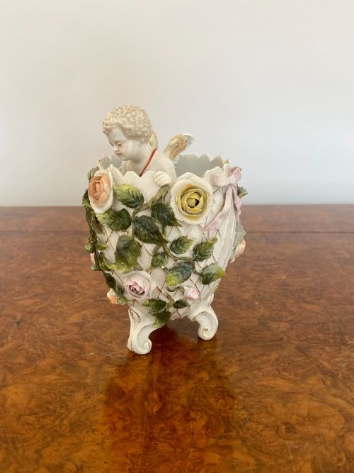 ANTIQUE VICTORIAN QUALITY CONTINENTAL PORCELAIN CHERUB IN A VASE - ADDITIONAL PHOTO 3