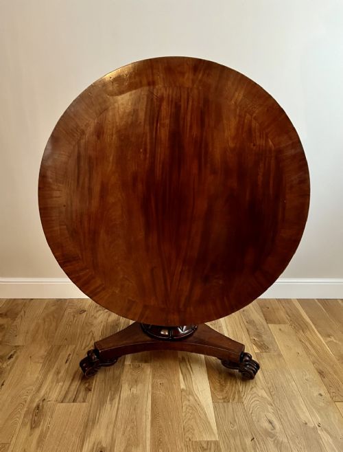 Antique Victorian Quality Figured Mahogany Circular Dining Table