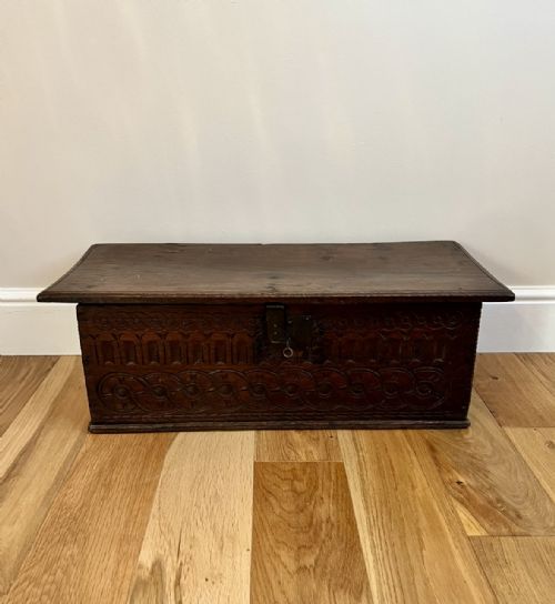 17TH CENTURY QUALITY OAK BIBLE BOX - ADDITIONAL PHOTO 1
