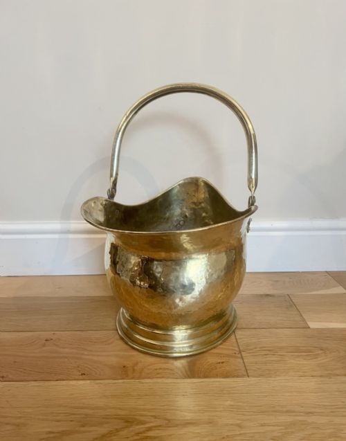 ANTIQUE VICTORIAN QUALITY BRASS HELMET COAL SCUTTLE - ADDITIONAL PHOTO 2