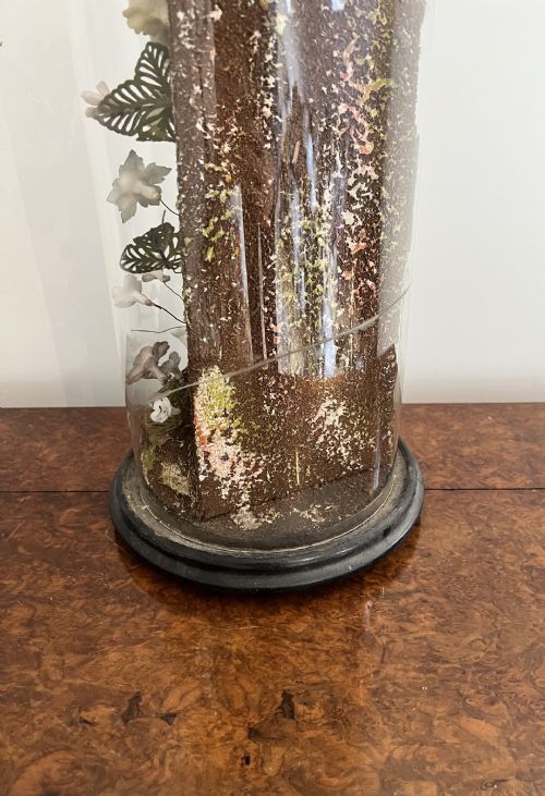 OUTSTANDING QUALITY PAIR OF ANTIQUE VICTORIAN CONTINENTAL FIGURES WITH THE ORIGINAL GLASS DOMES - ADDITIONAL PHOTO 4