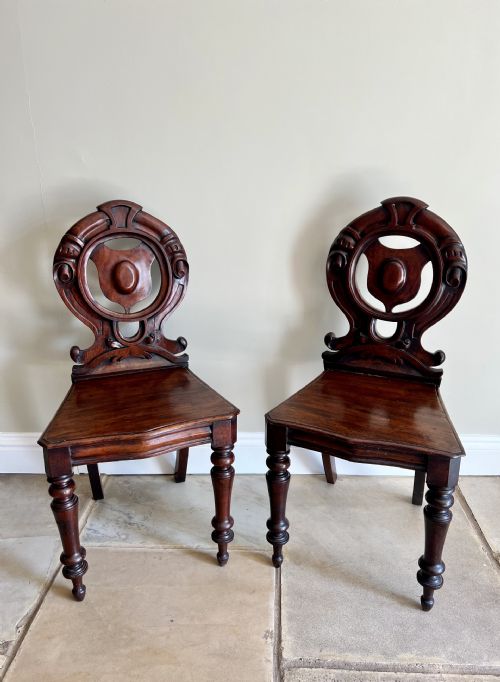 QUALITY PAIR OF ANTIQUE VICTORIAN QUALITY CARVED MAHOGANY HALL CHAIRS - ADDITIONAL PHOTO 1