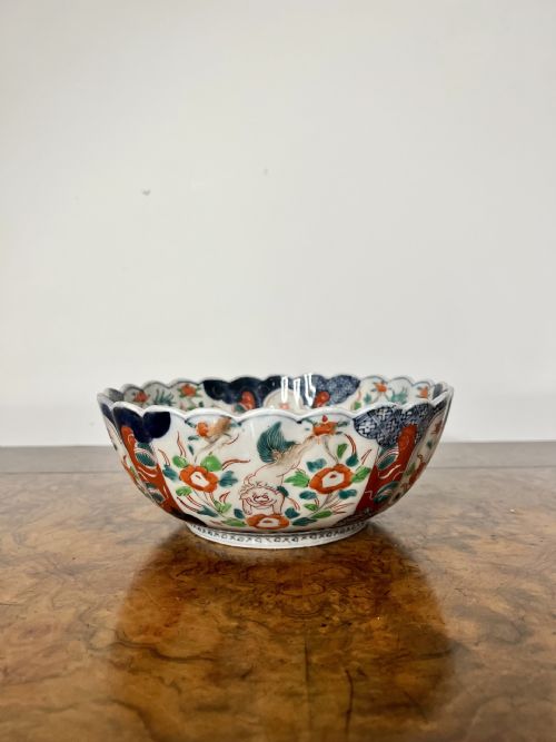 Quality Antique Japanese Imari Bowl with a Scalloped Shaped Edge