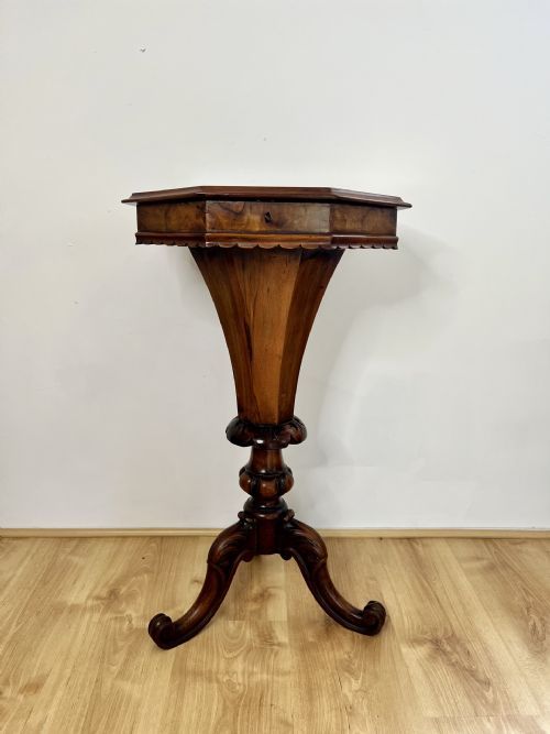 Fantastic Quality Antique Victorian Burr Walnut Trumpet Work Table